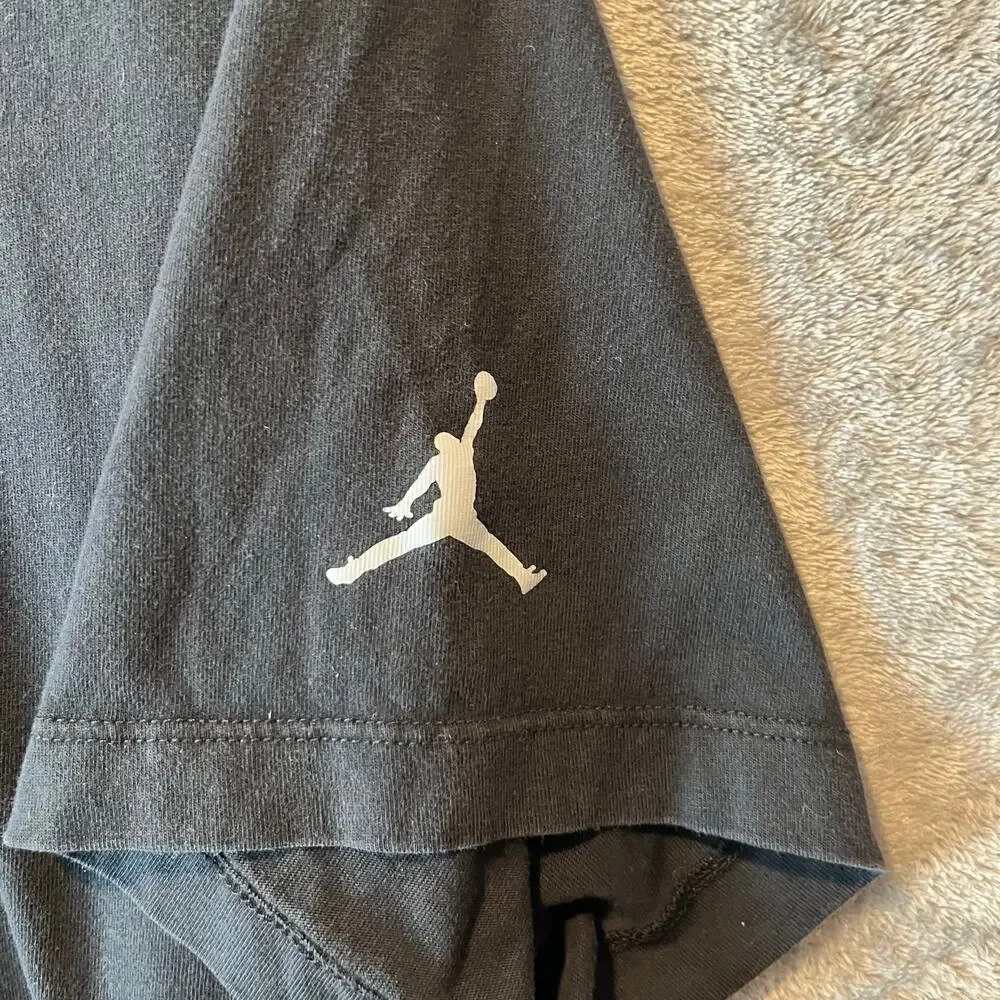 Air Jordan T-shirt XL Fd7029-010‎ Size Large Black Red